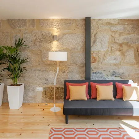 Local Apartmán *